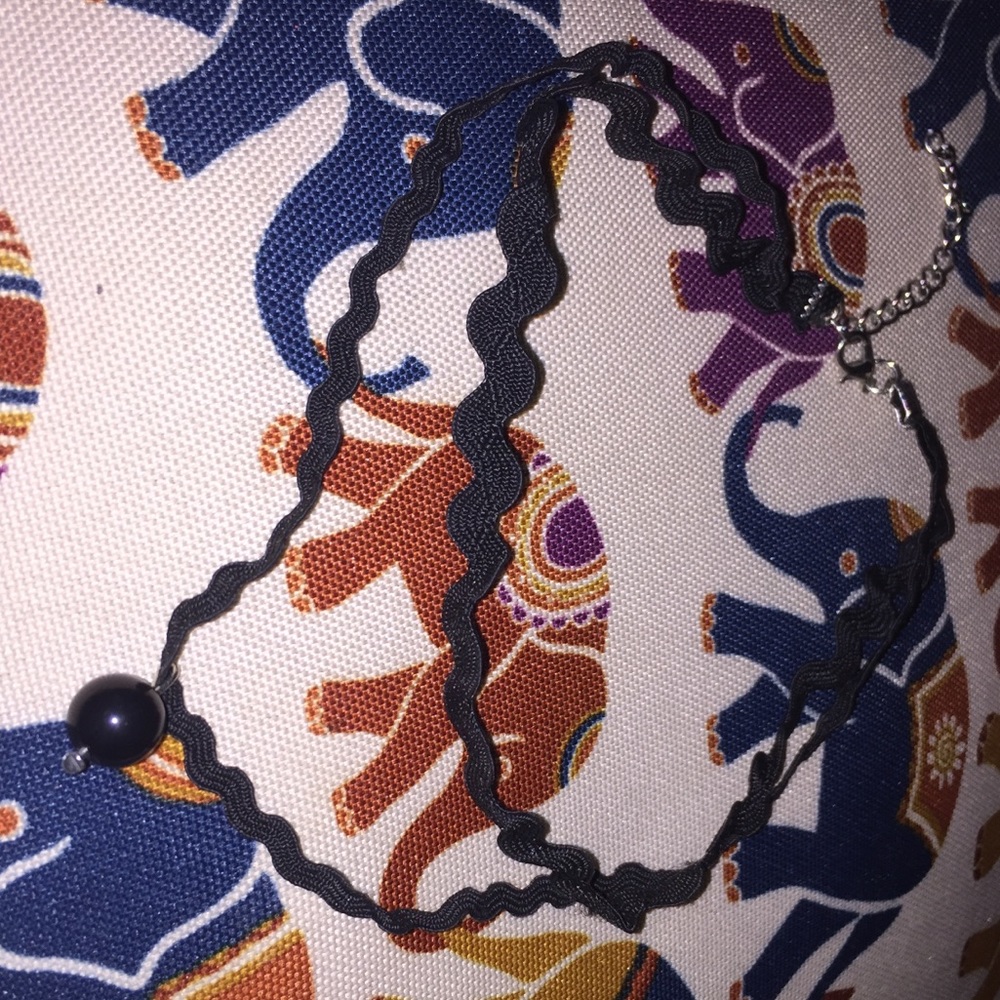 Black Squiggly Choker